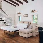 Guggenheim Luxury Suites By Bricola Apartments